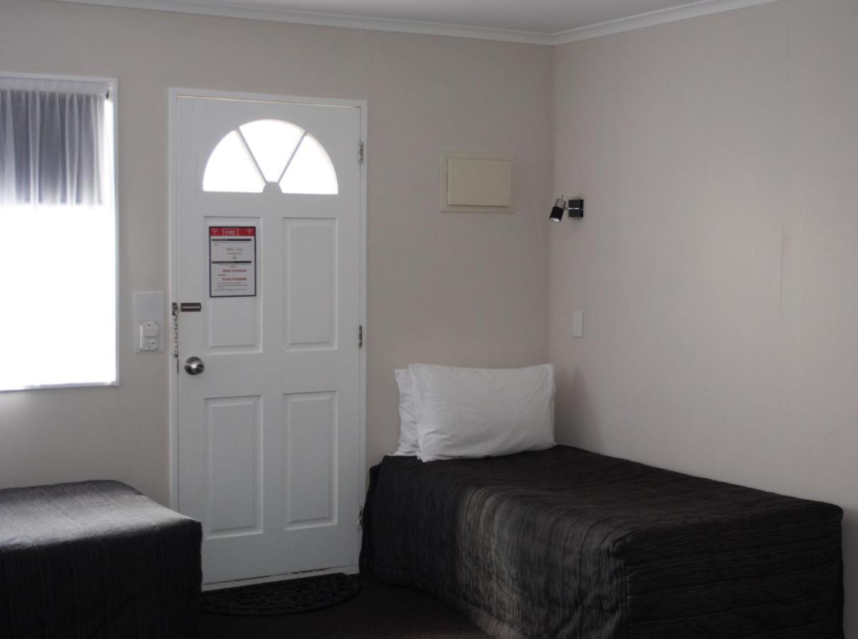 Carramar Motor Inn Palmerston North Exterior foto